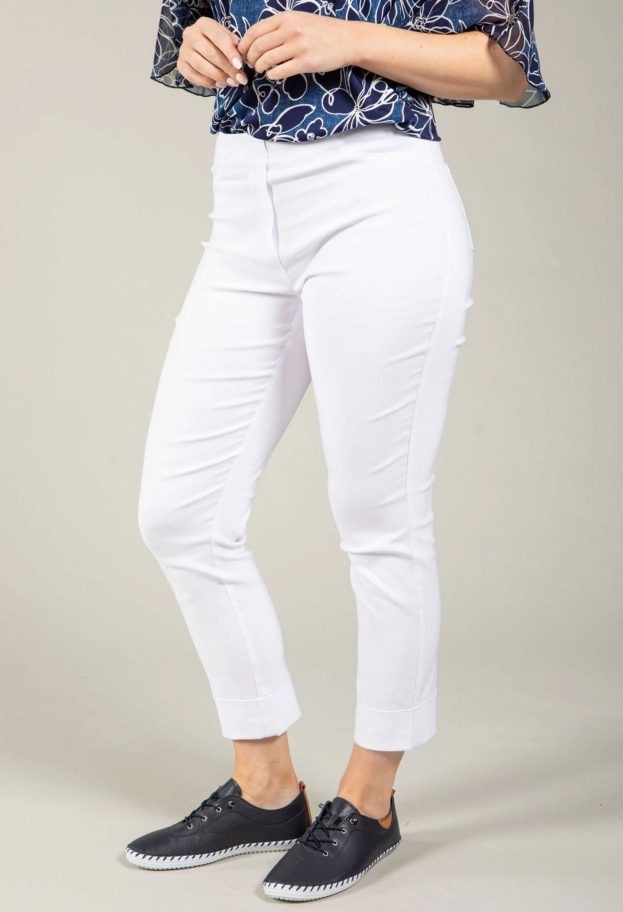 Angelika Slim Fit 7/8 Trousers - Image 12