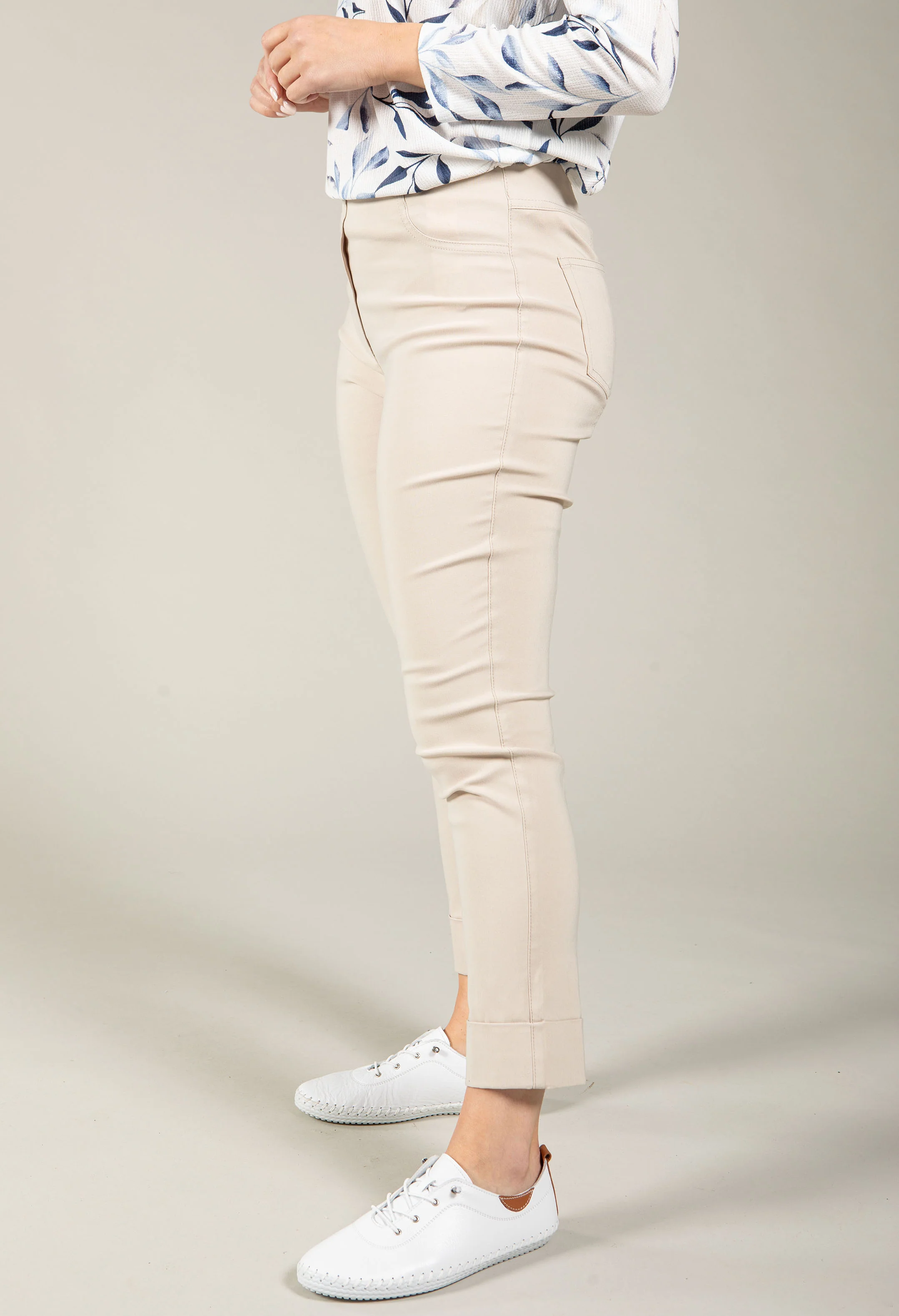 Angelika Slim Fit 7/8 Trousers - Image 8