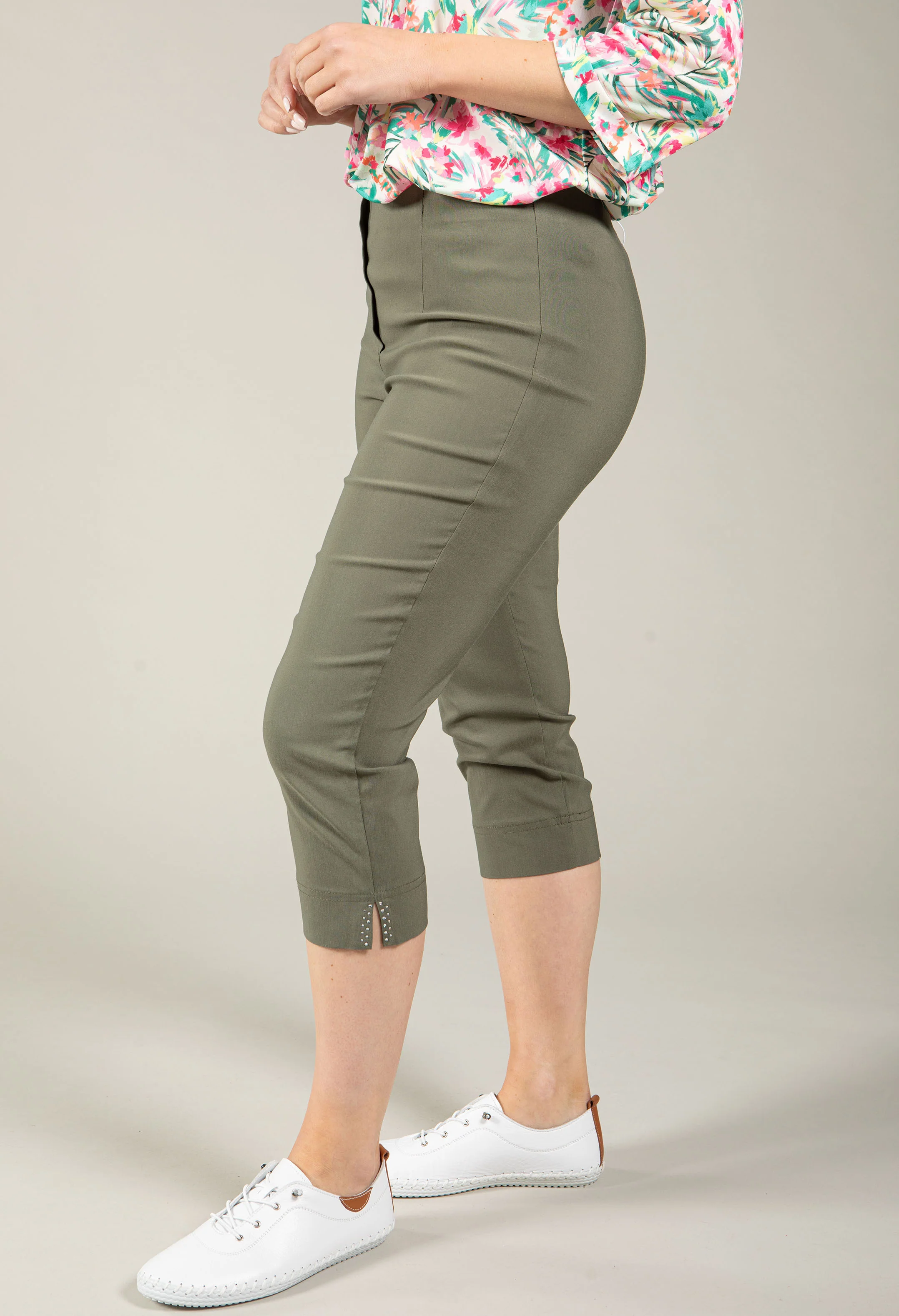 Angelika Slim Fit Capri Trousers - Image 11
