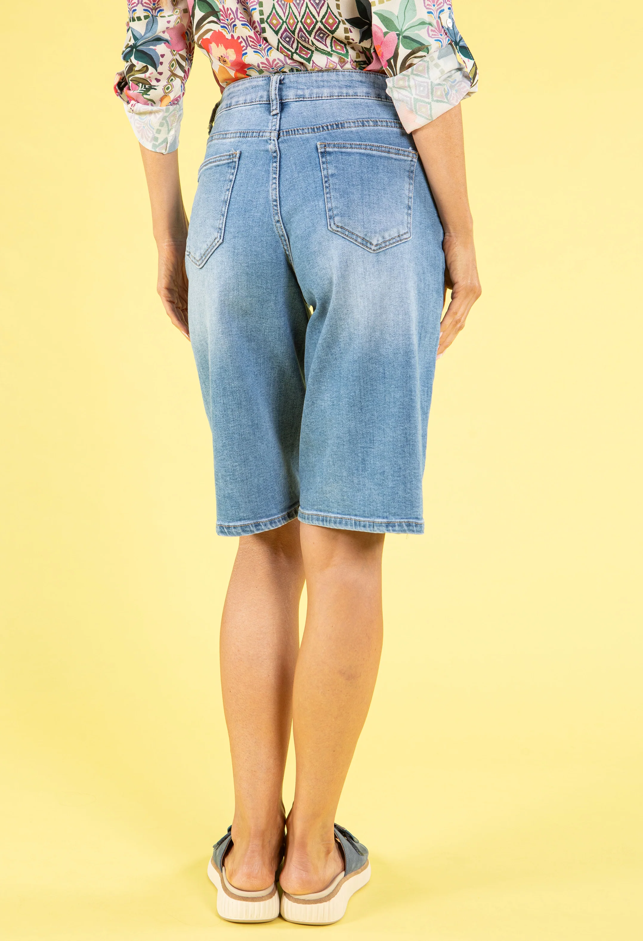 90's Baggy Bermuda Shorts - Image 4