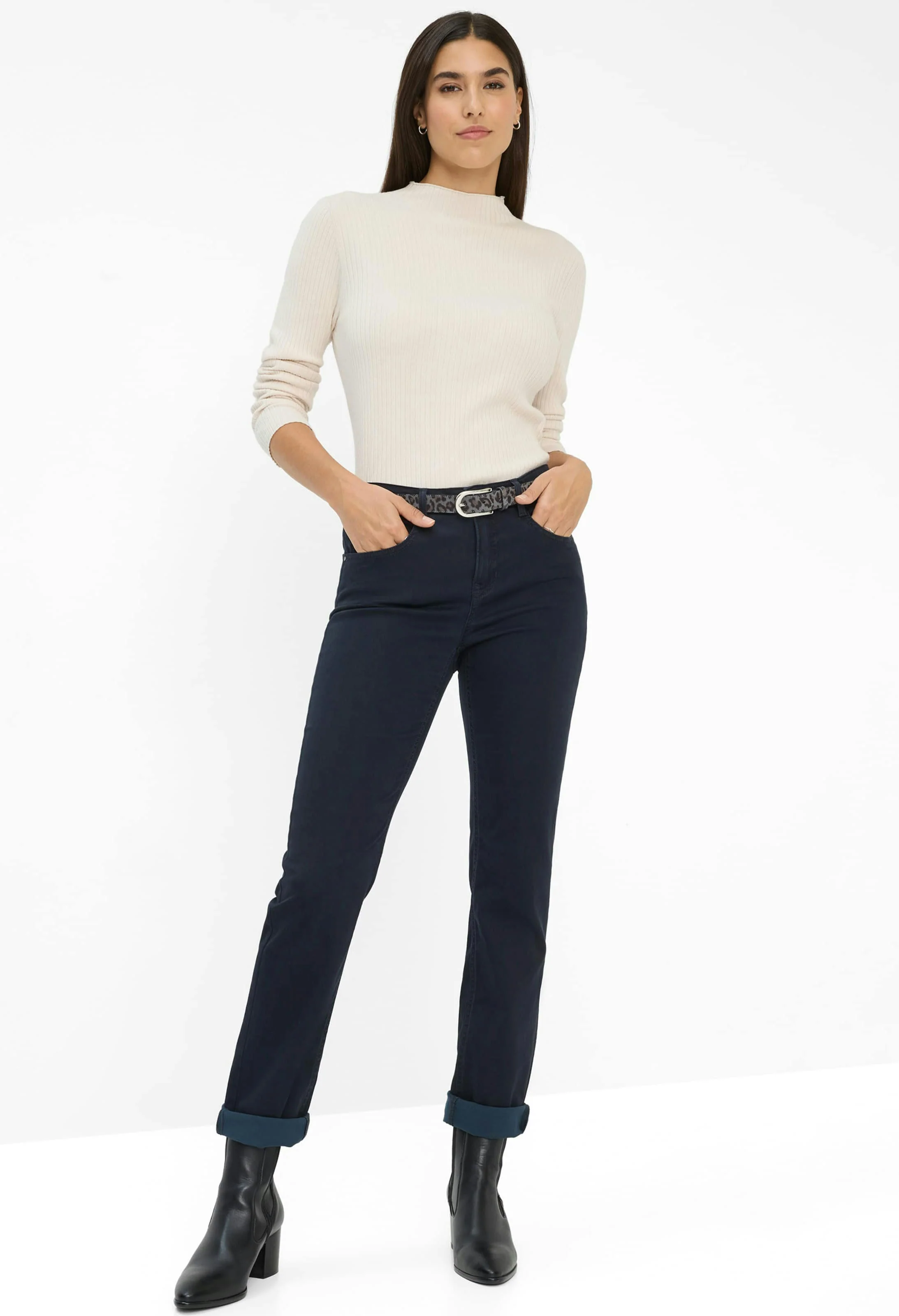 Carola Short Leg Trousers - Image 17
