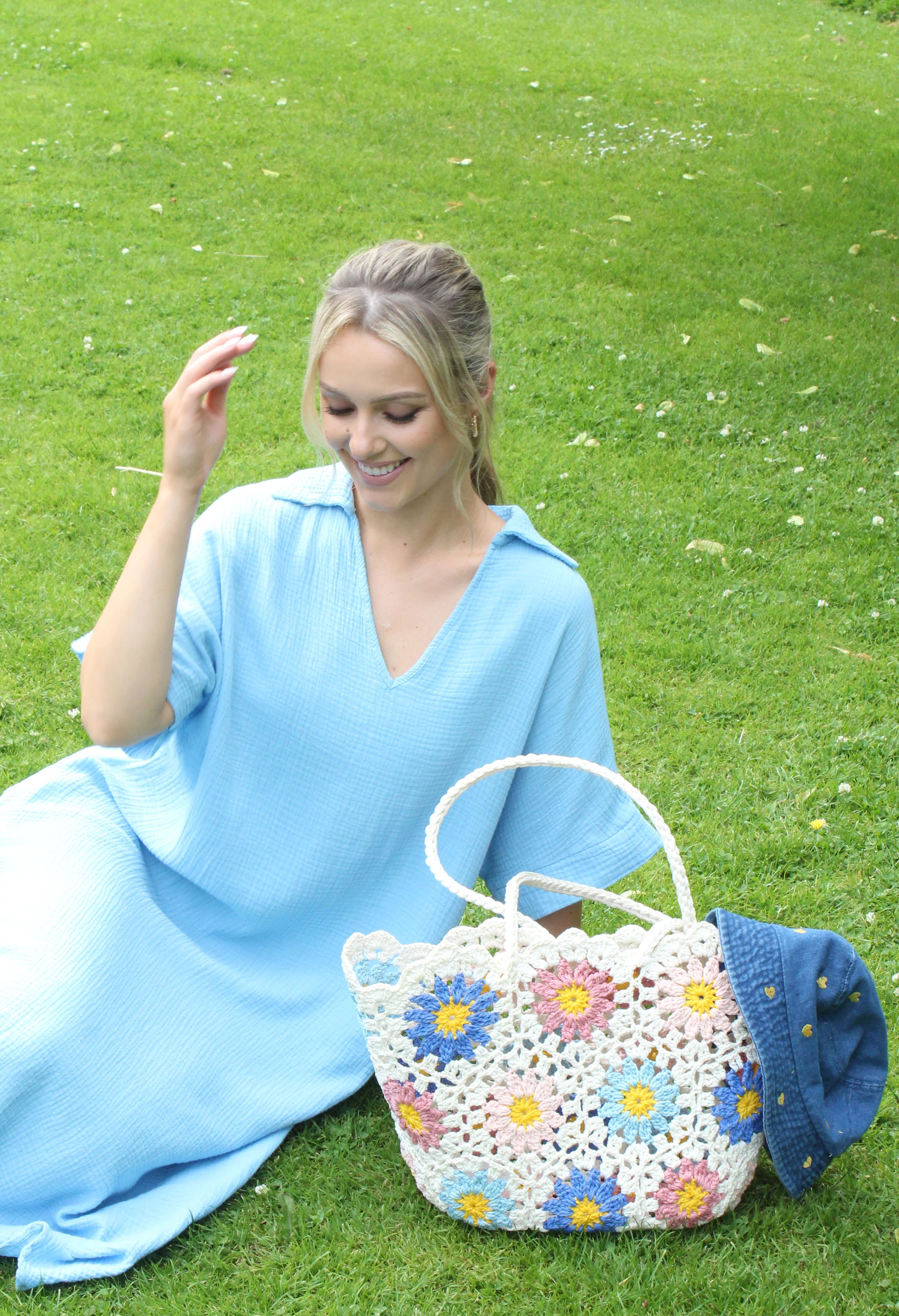 Crochet Knit Daisy Tote Bag - Image 8