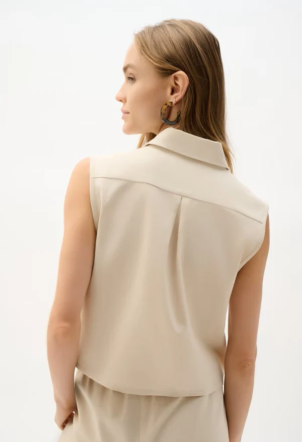 Cropped Sleeveless Casual Shirt - Image 2