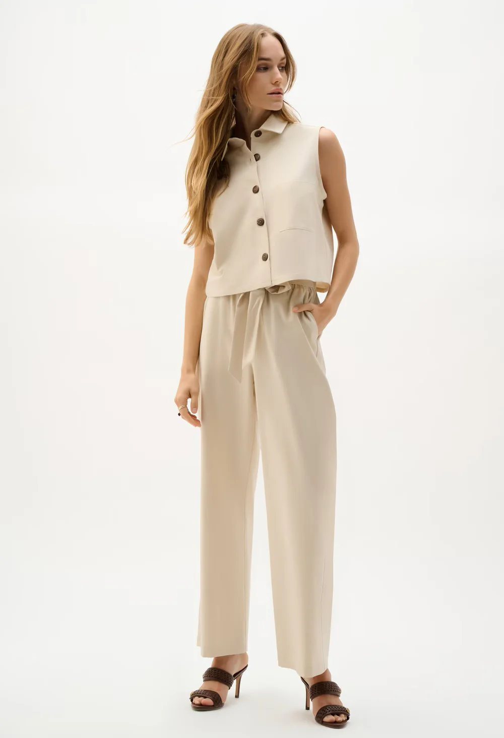 Cropped Sleeveless Casual Shirt - Image 4