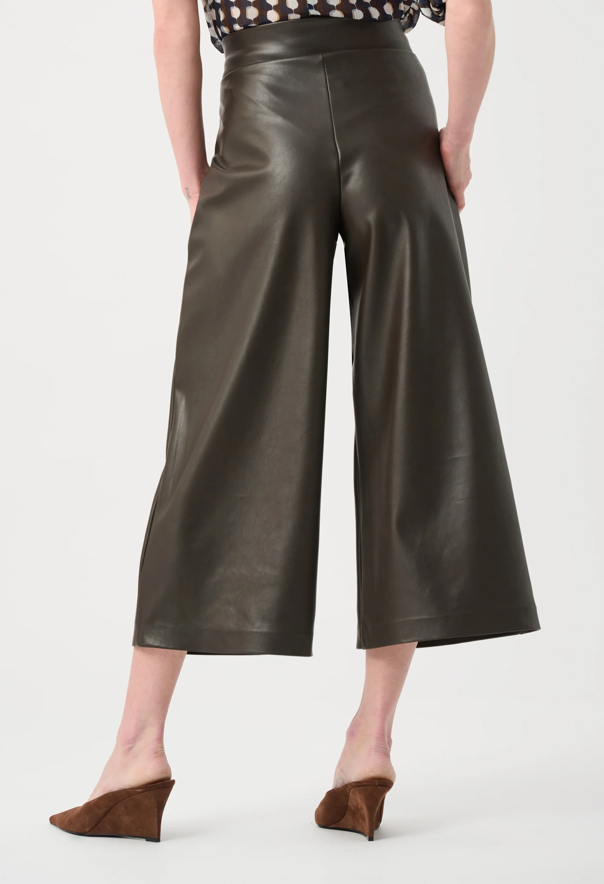 Cropped Wide-Leg Trousers - Image 4