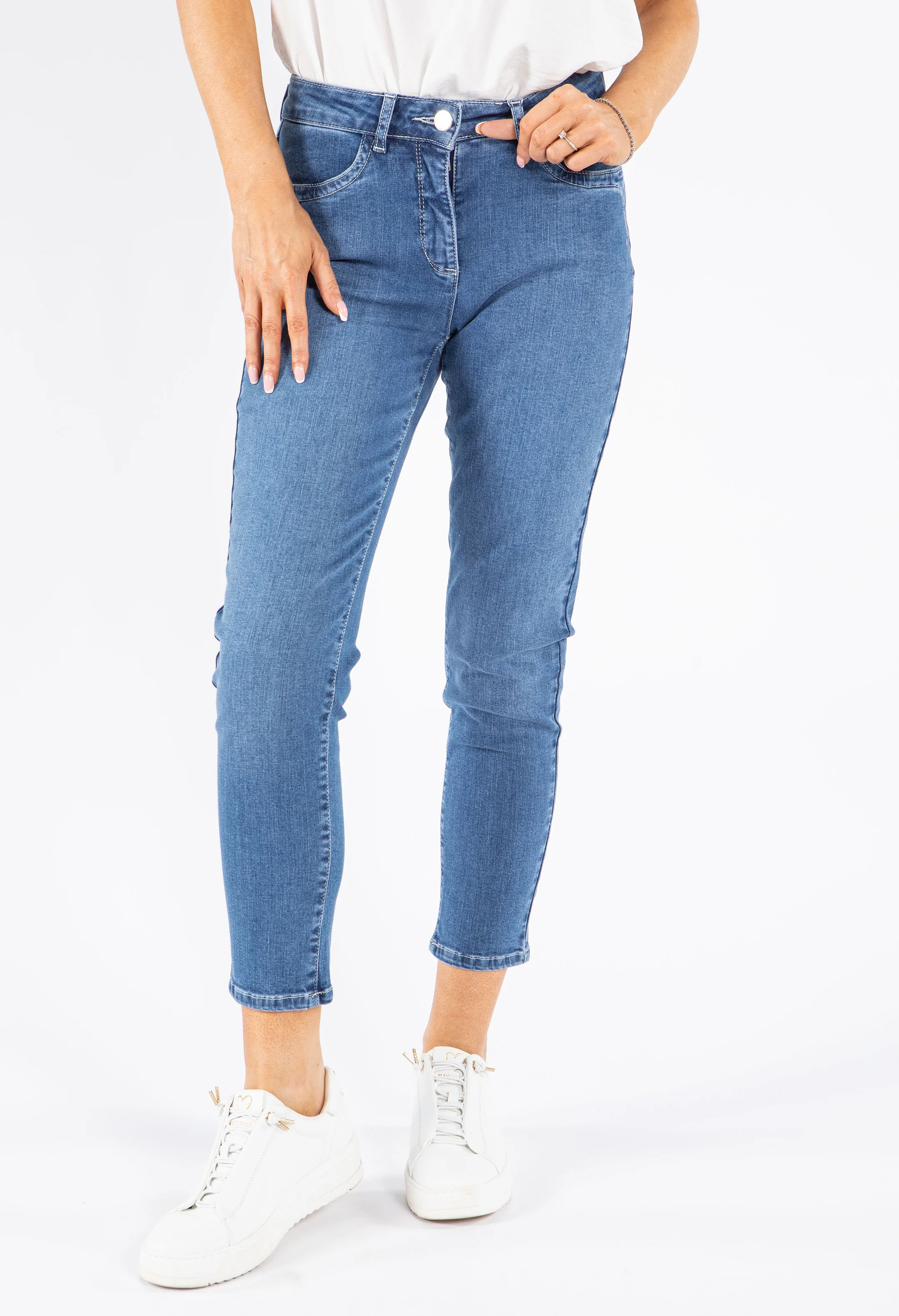 Emy 7/8 Slim Fit Jeans - Image 5