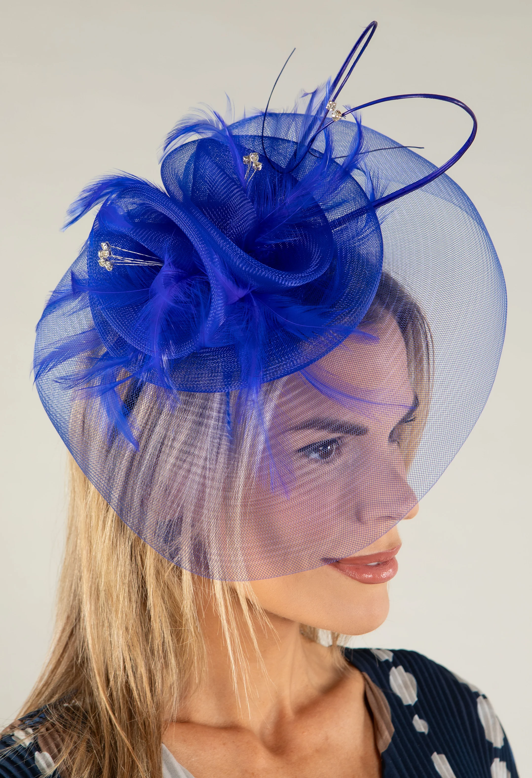 Feather & Diamante Detail Fascinator - Image 10