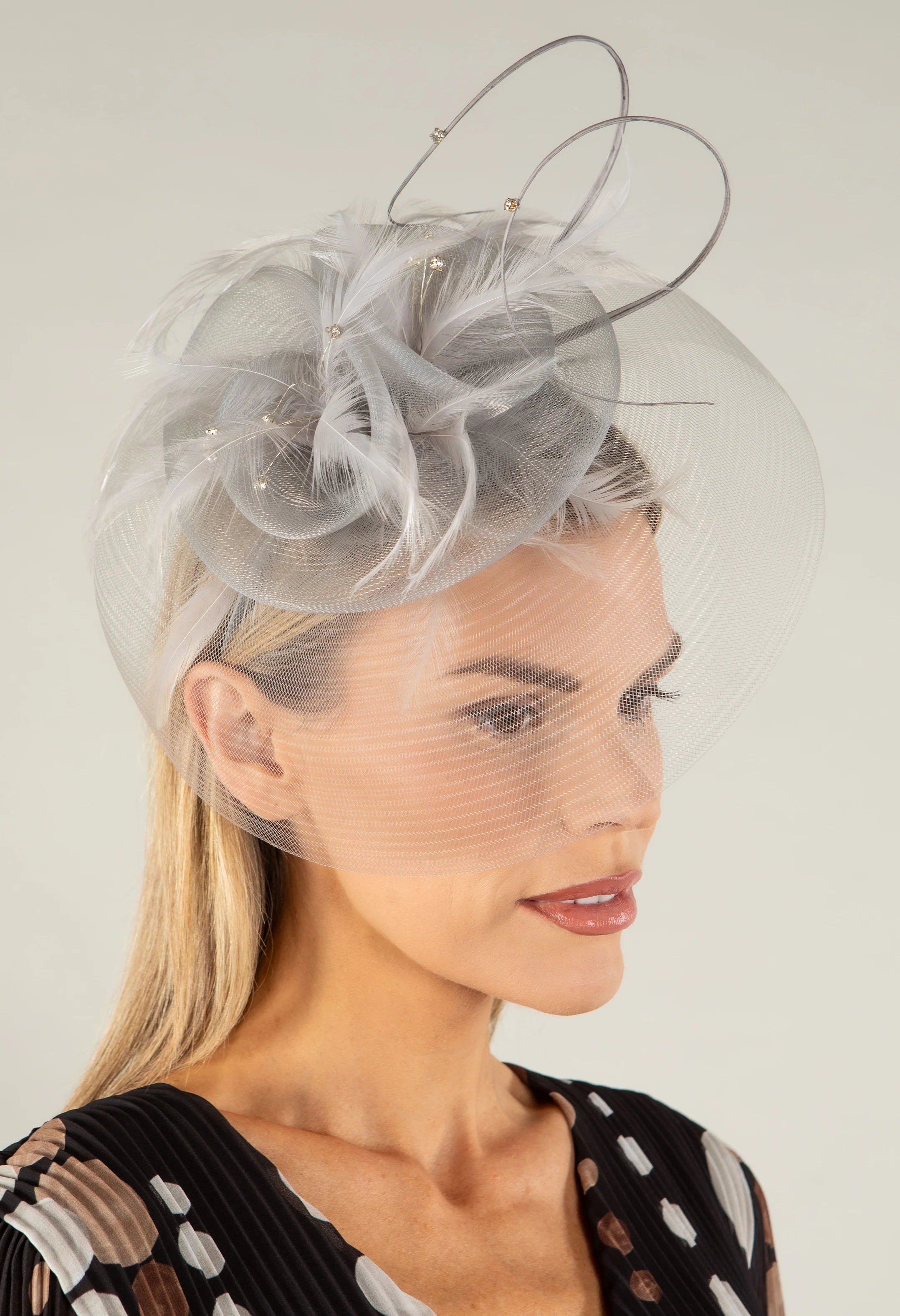 Feather & Diamante Detail Fascinator - Image 13