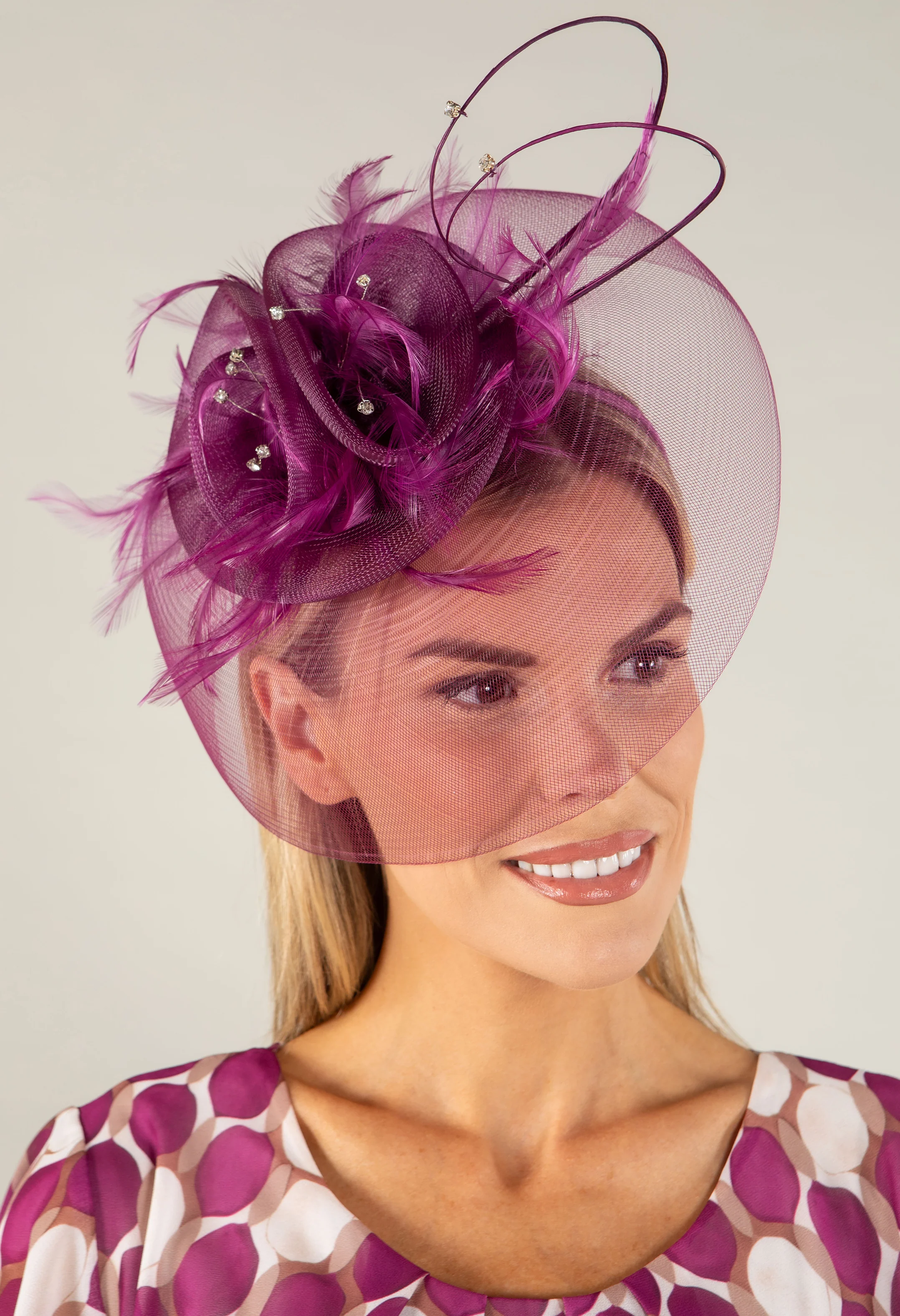 Feather & Diamante Detail Fascinator - Image 4