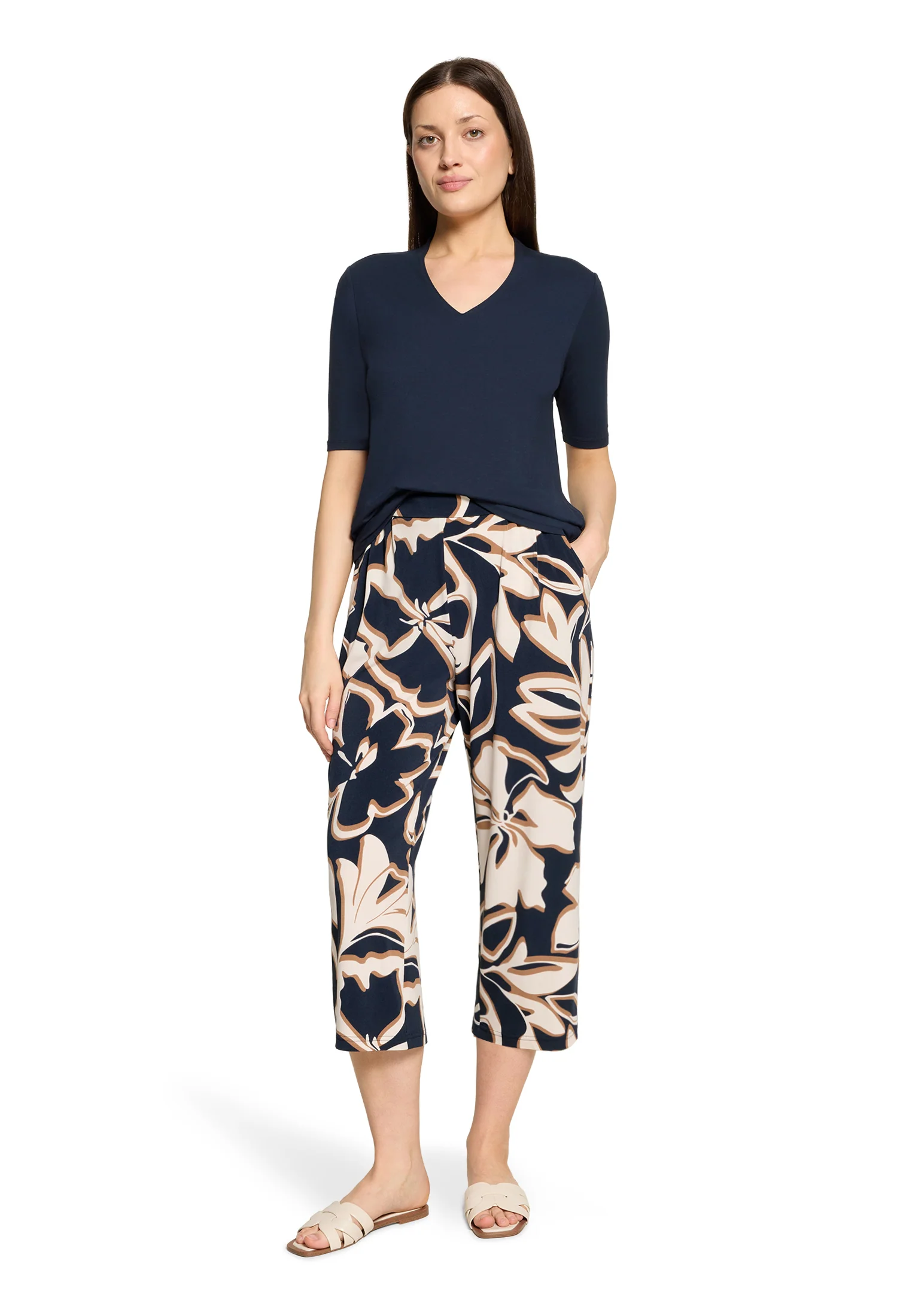 Floral Print 3/4 Length Trousers - Image 2