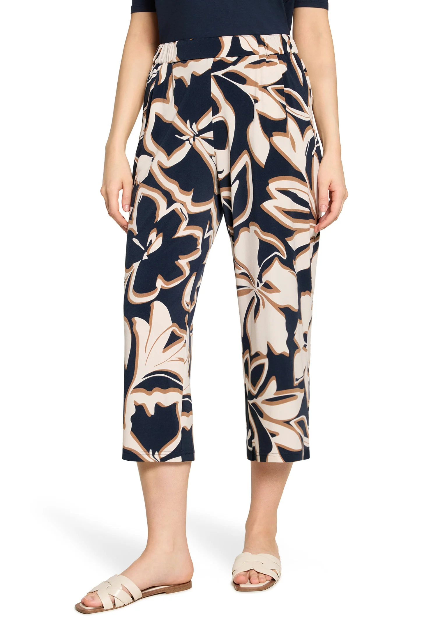 Floral Print 3/4 Length Trousers - Image 3