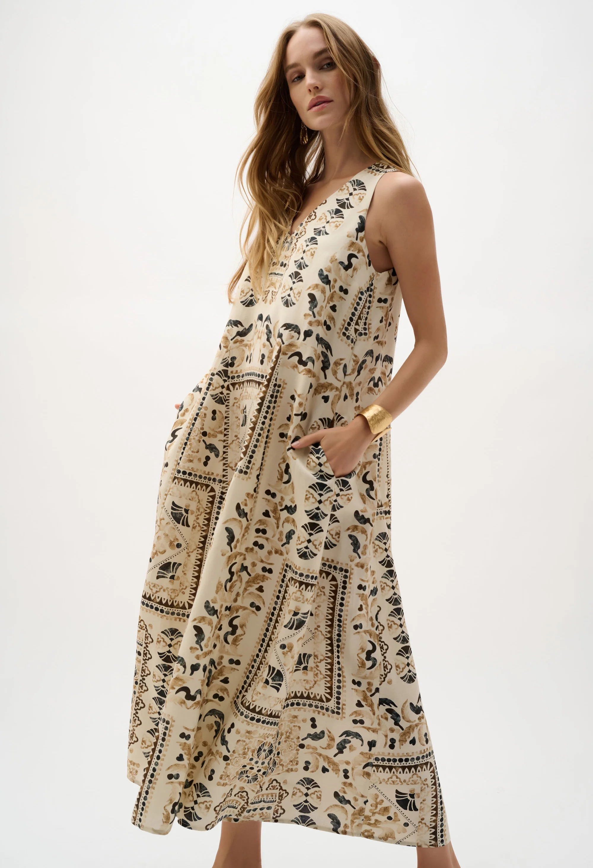 Floral Sleeveless Maxi Dress - Image 3