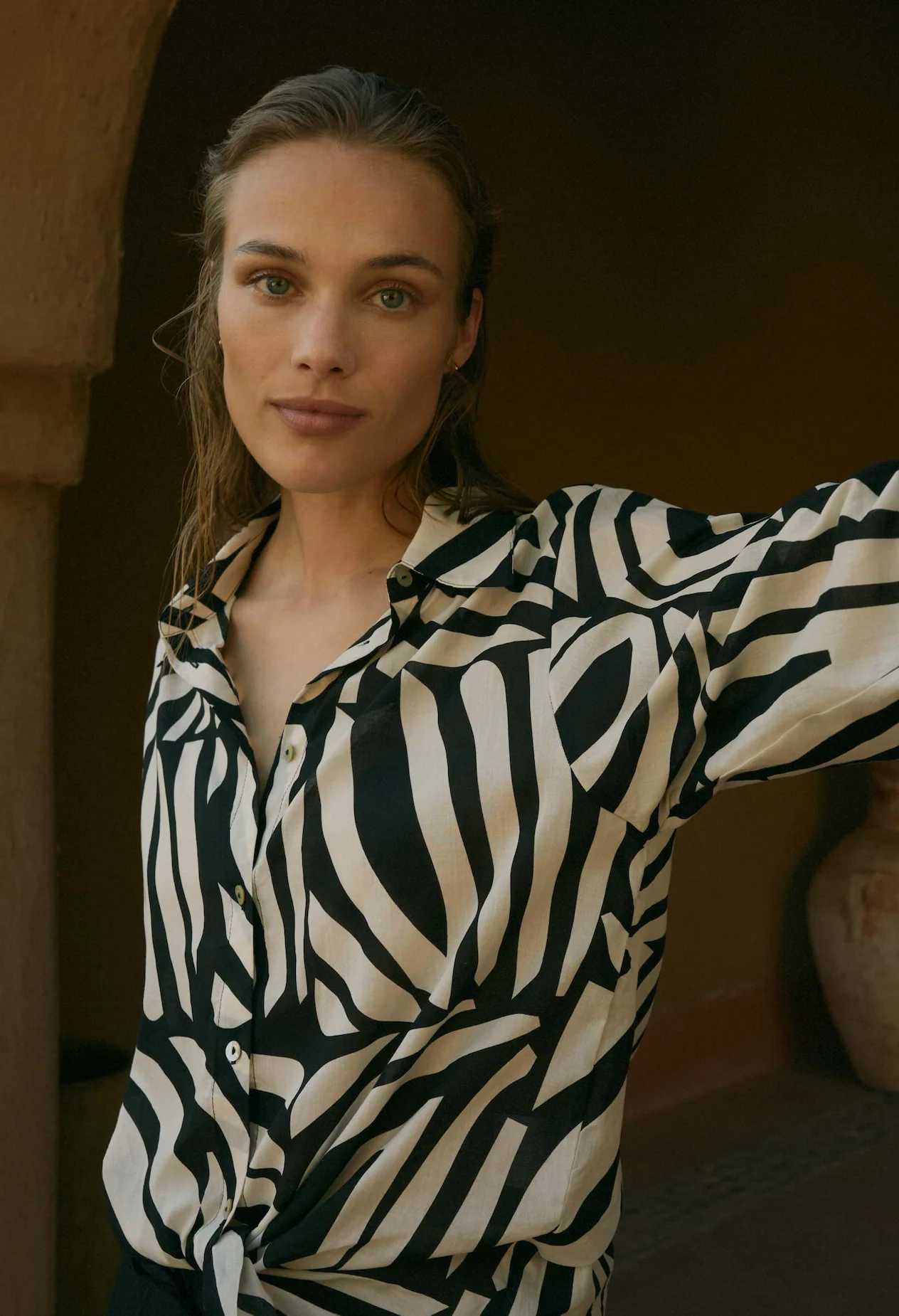 Fumine Oasis Blouse - Image 2