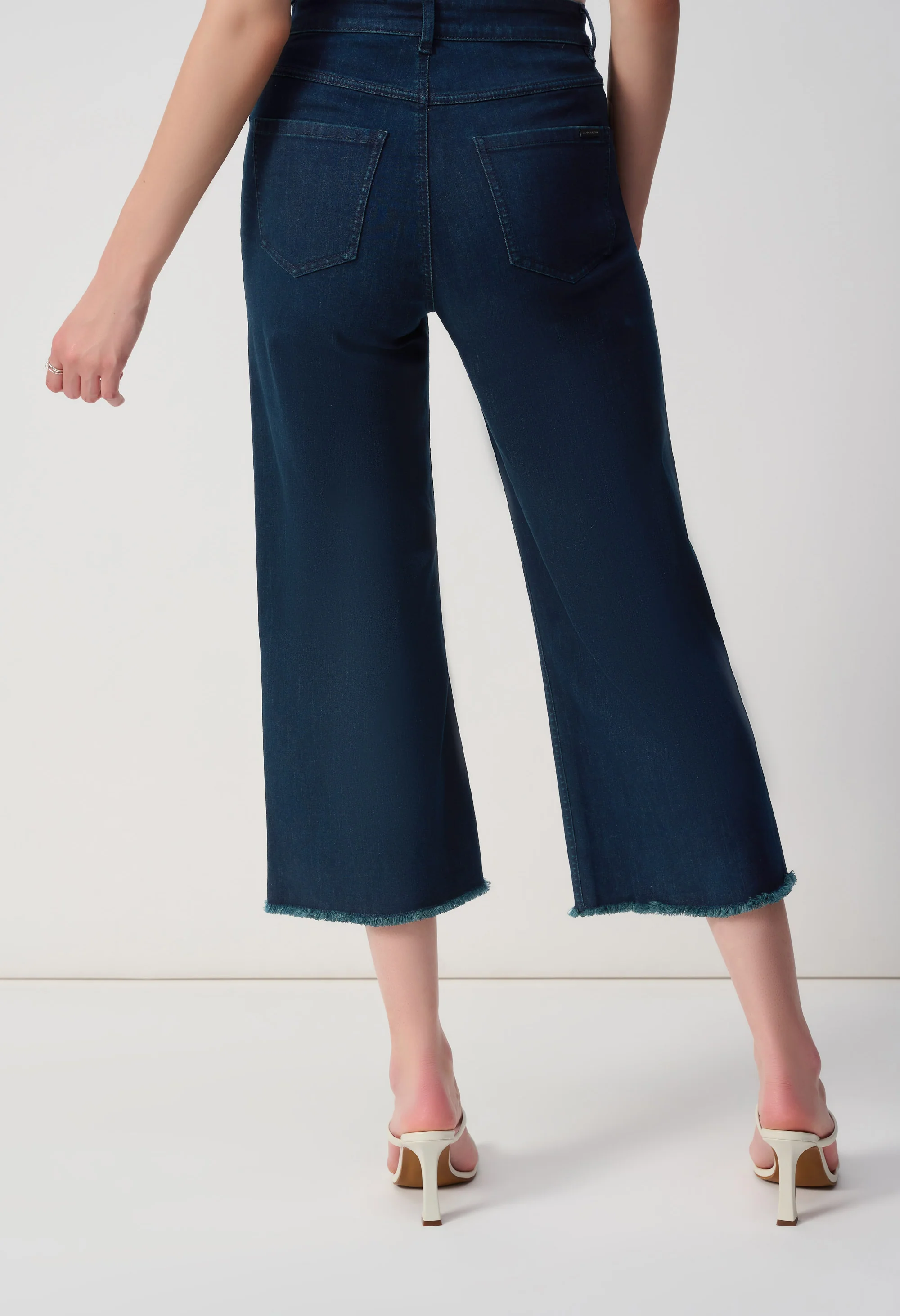 High Waist Cropped Jeans - Image 7