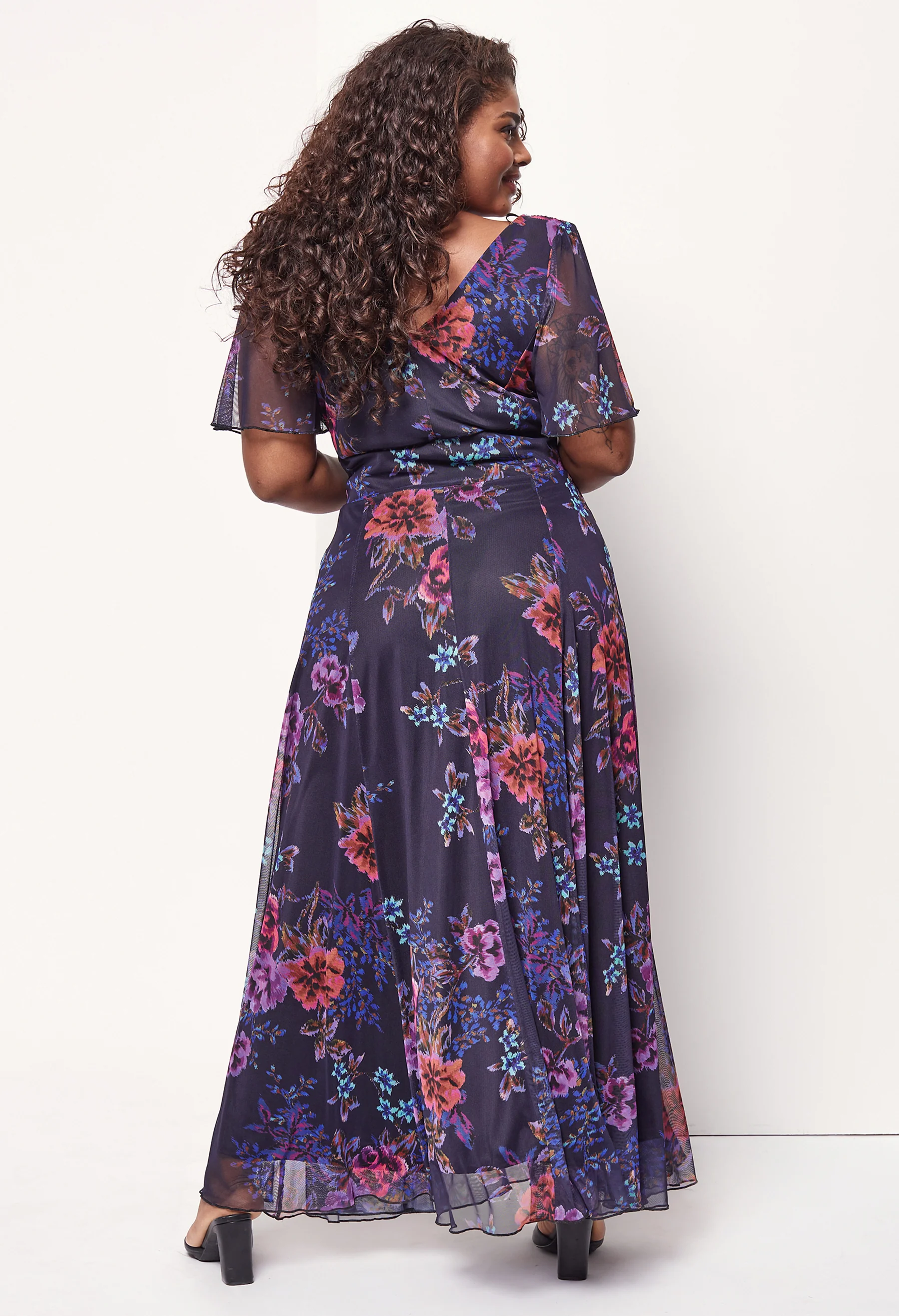 Isabelle Curve+ Float Sleeve Maxi Dress - Image 3