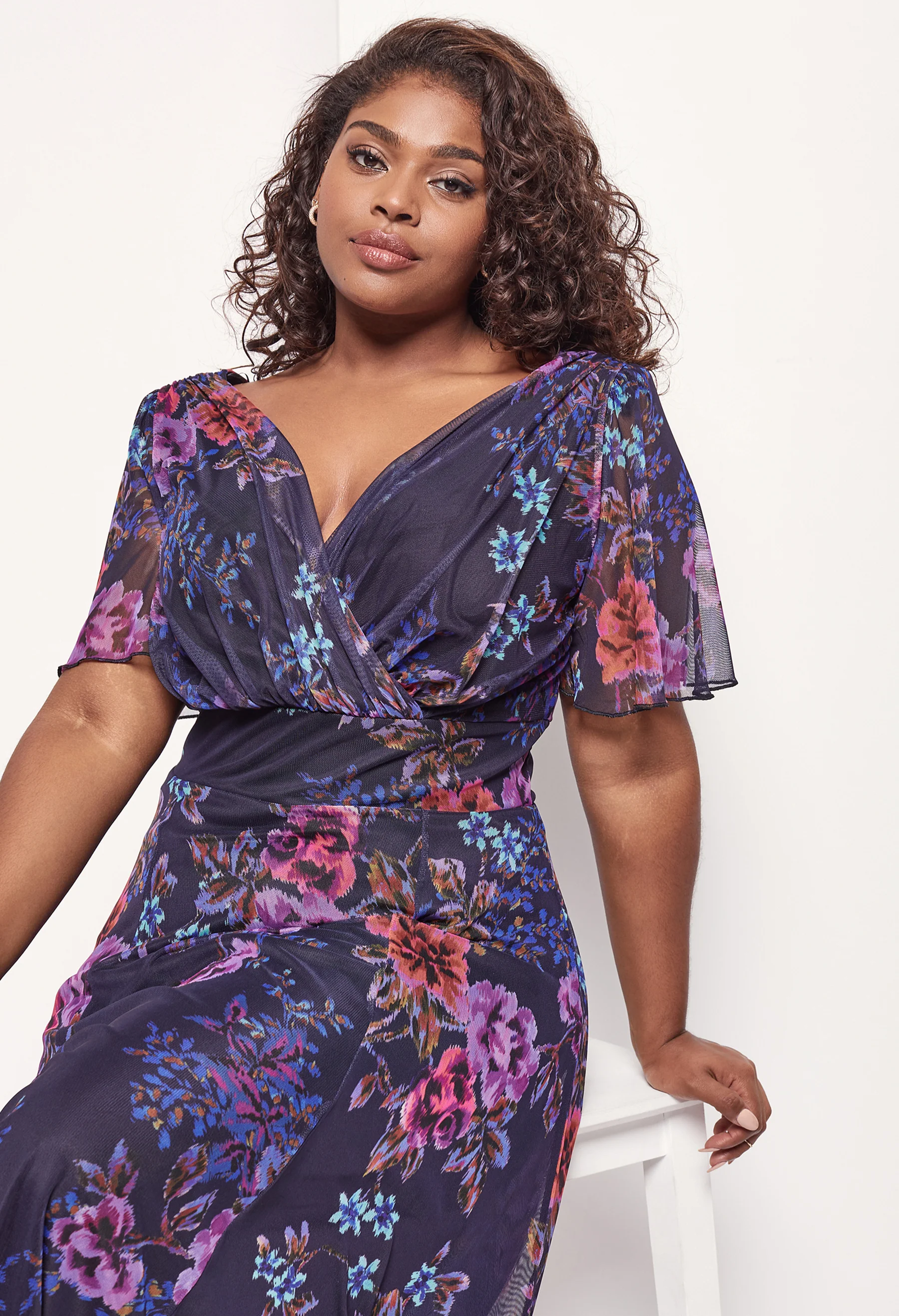 Isabelle Curve+ Float Sleeve Maxi Dress - Image 4