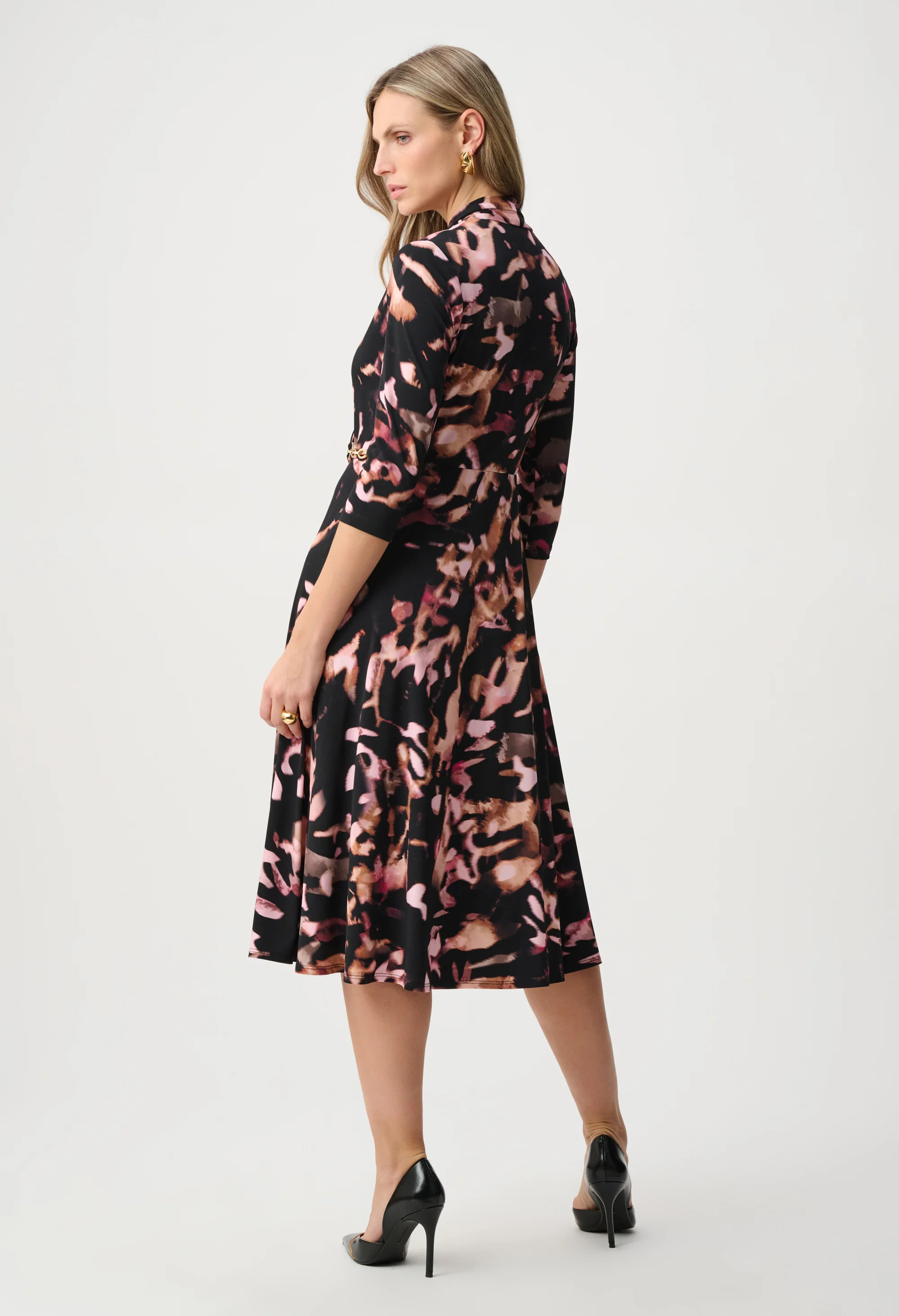 Knee-length Wrap Dress - Image 4