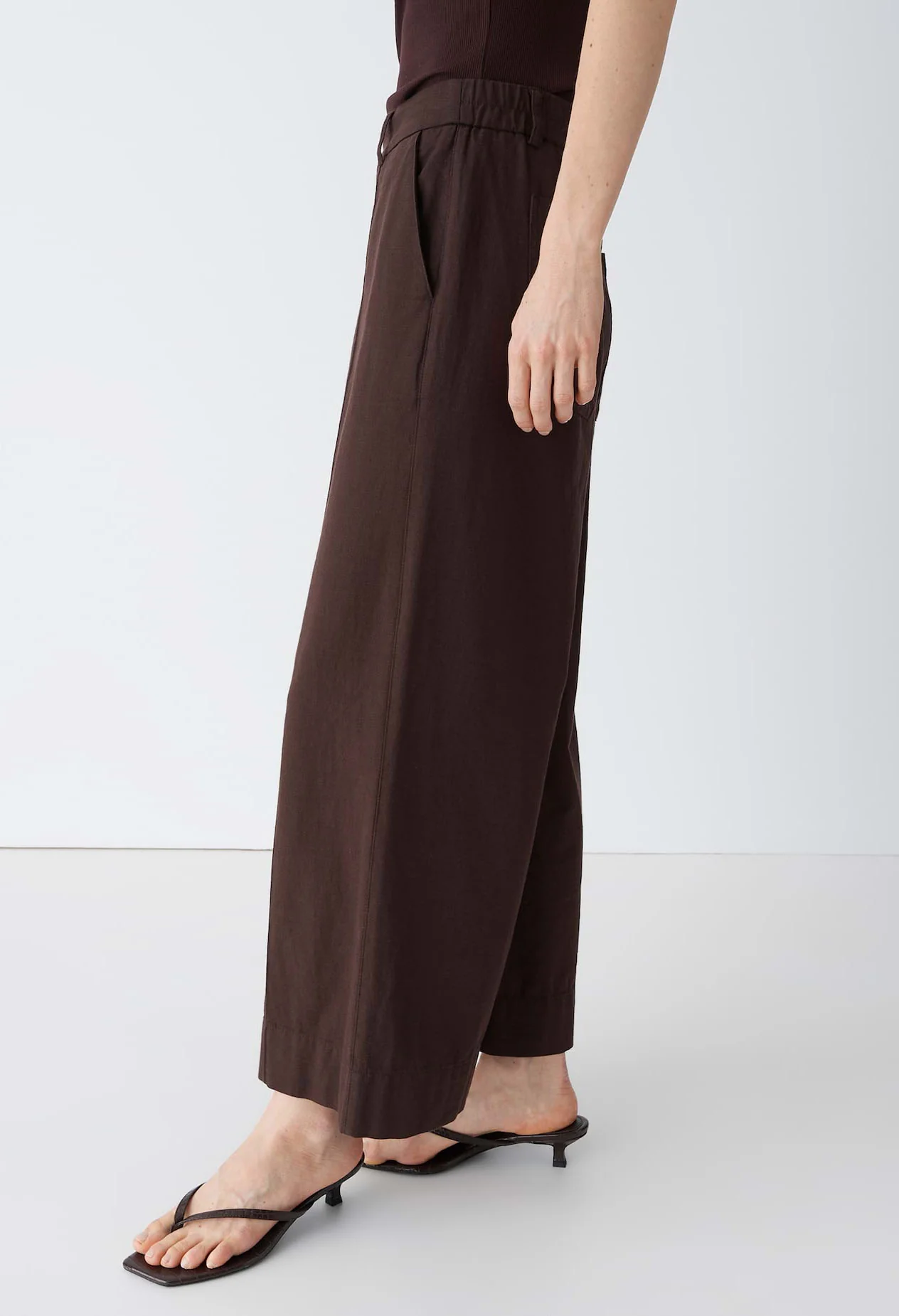 Meeri Breath Relaxed City Pants - Image 9