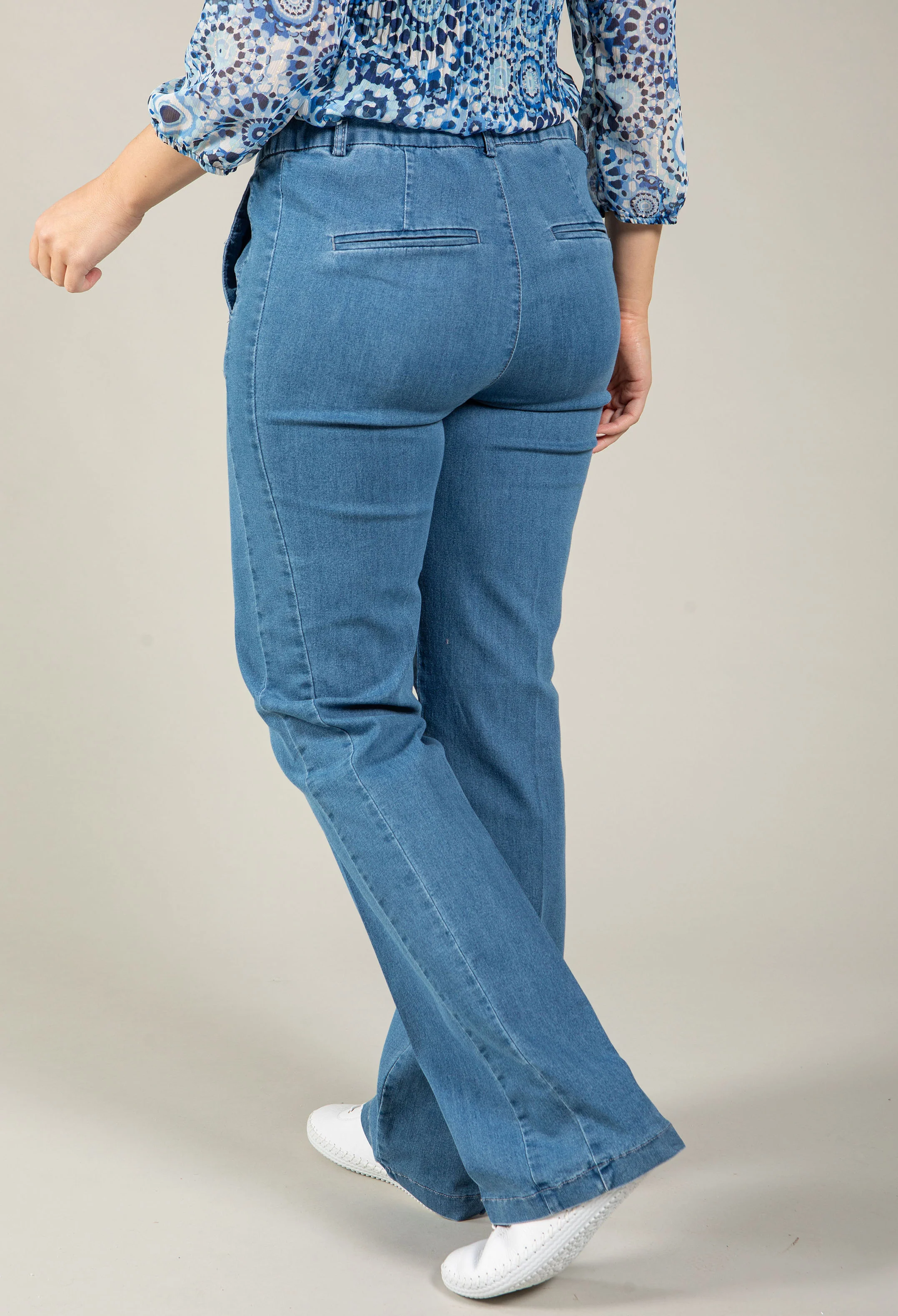 Mila Wide Flexi Jeans - Image 4