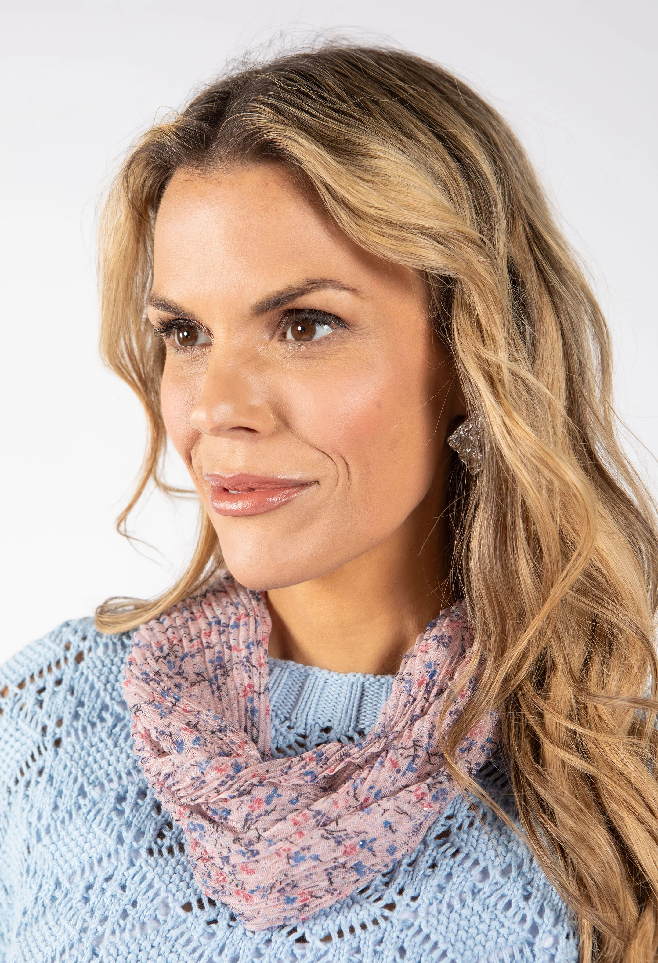 Mini Bloom Magnetic Scarf - Image 20