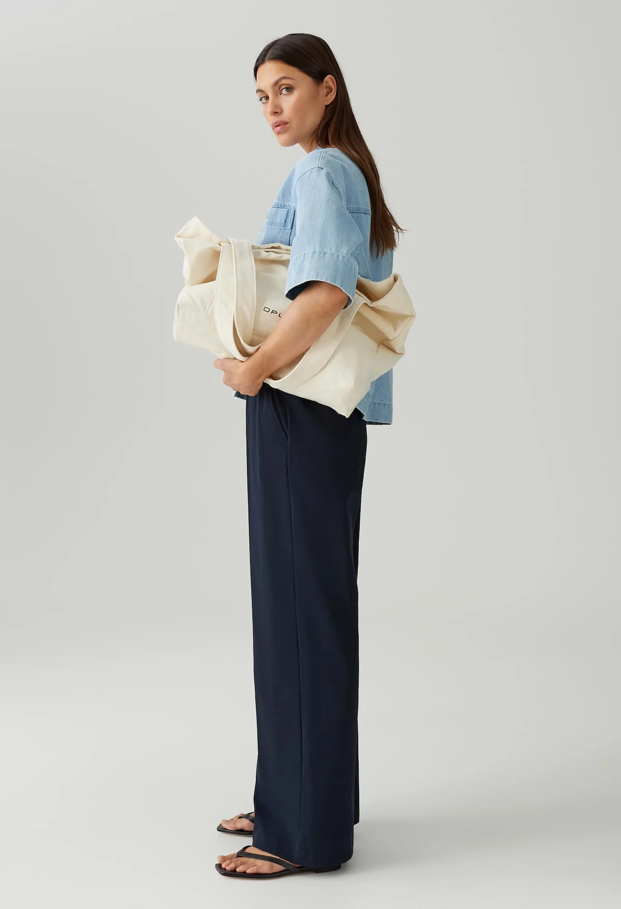 Mucia Wide Leg Trousers - Image 9