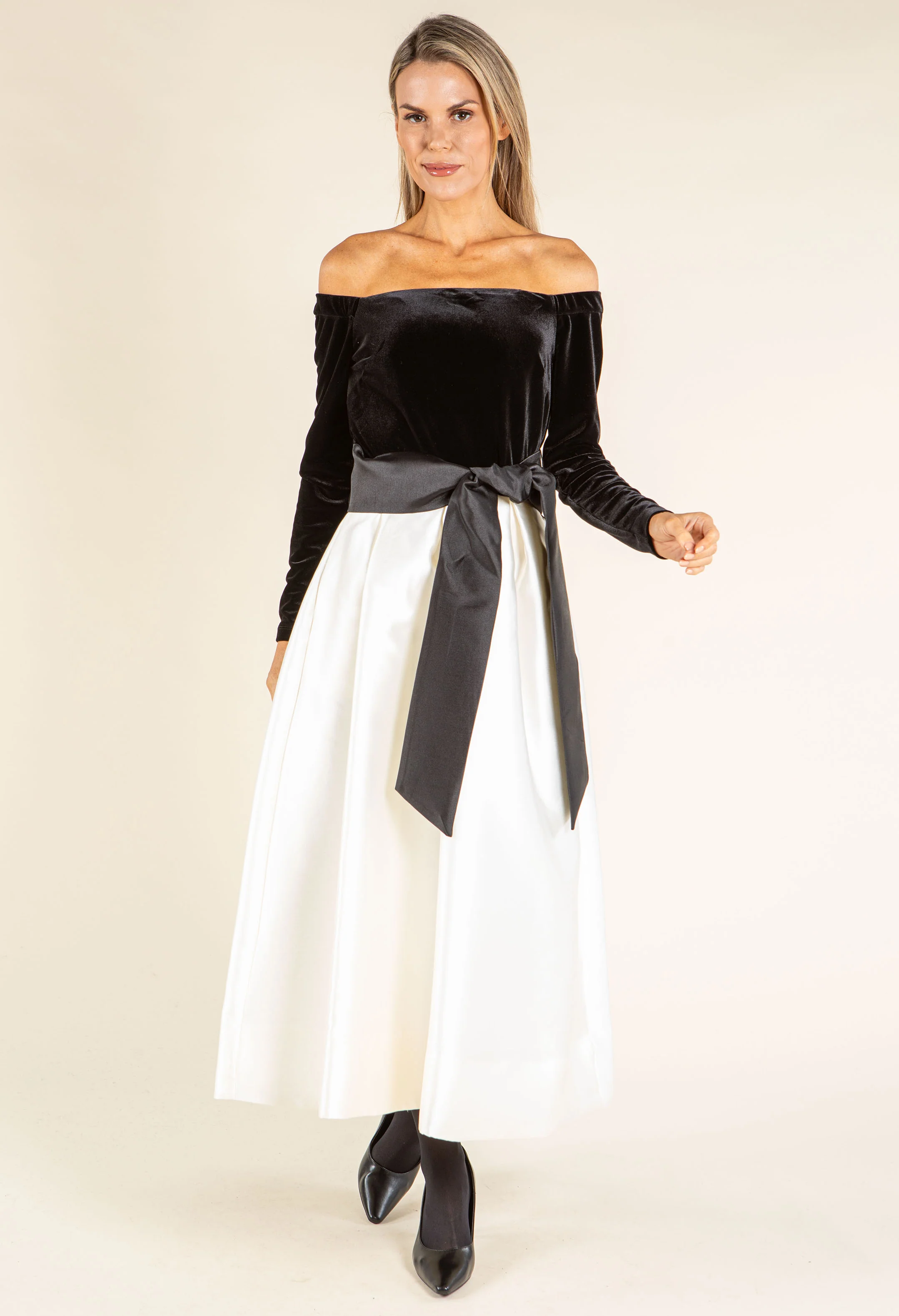 Off-Shoulder Velvet Midi Dress - Image 3