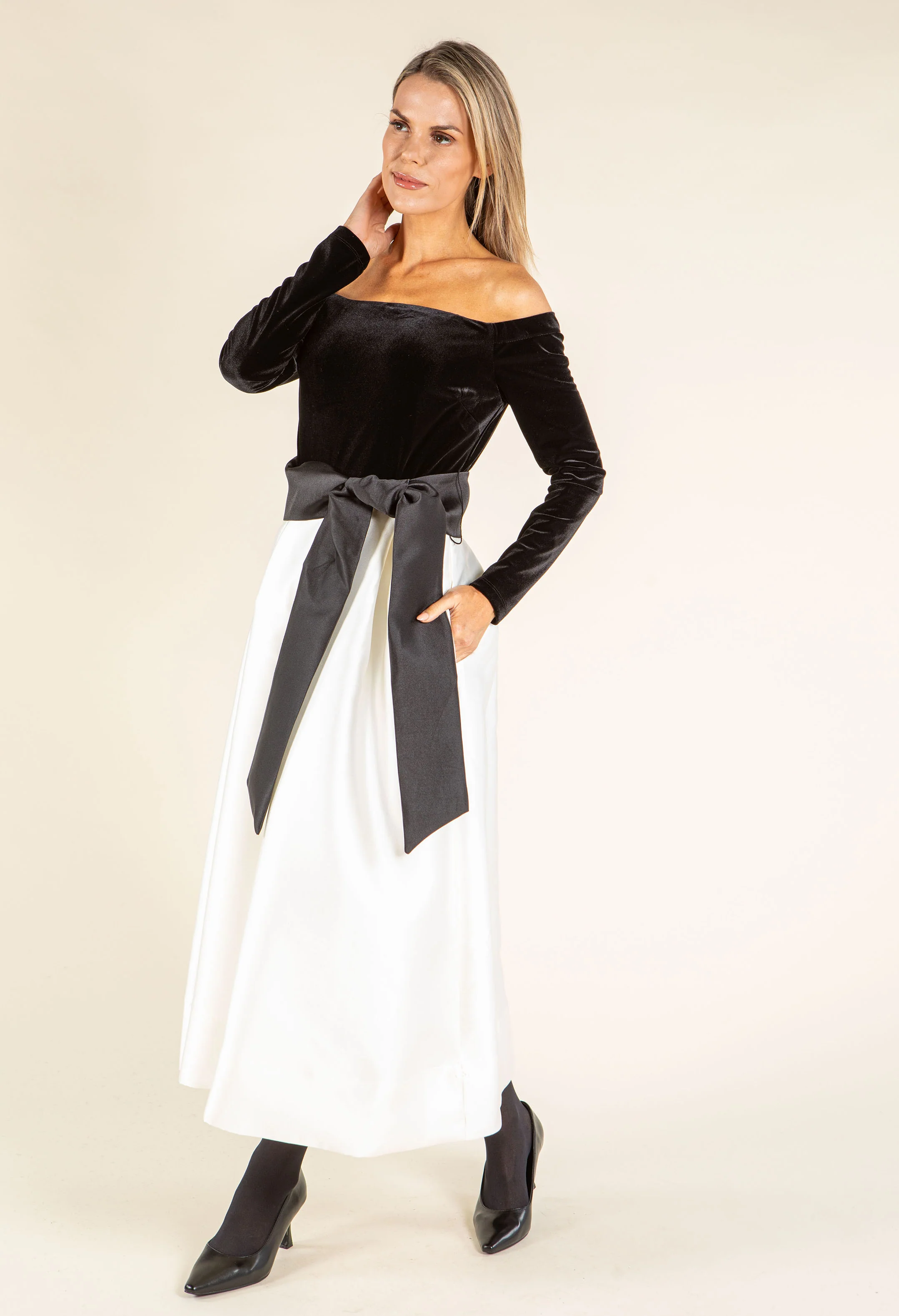 Off-Shoulder Velvet Midi Dress - Image 4