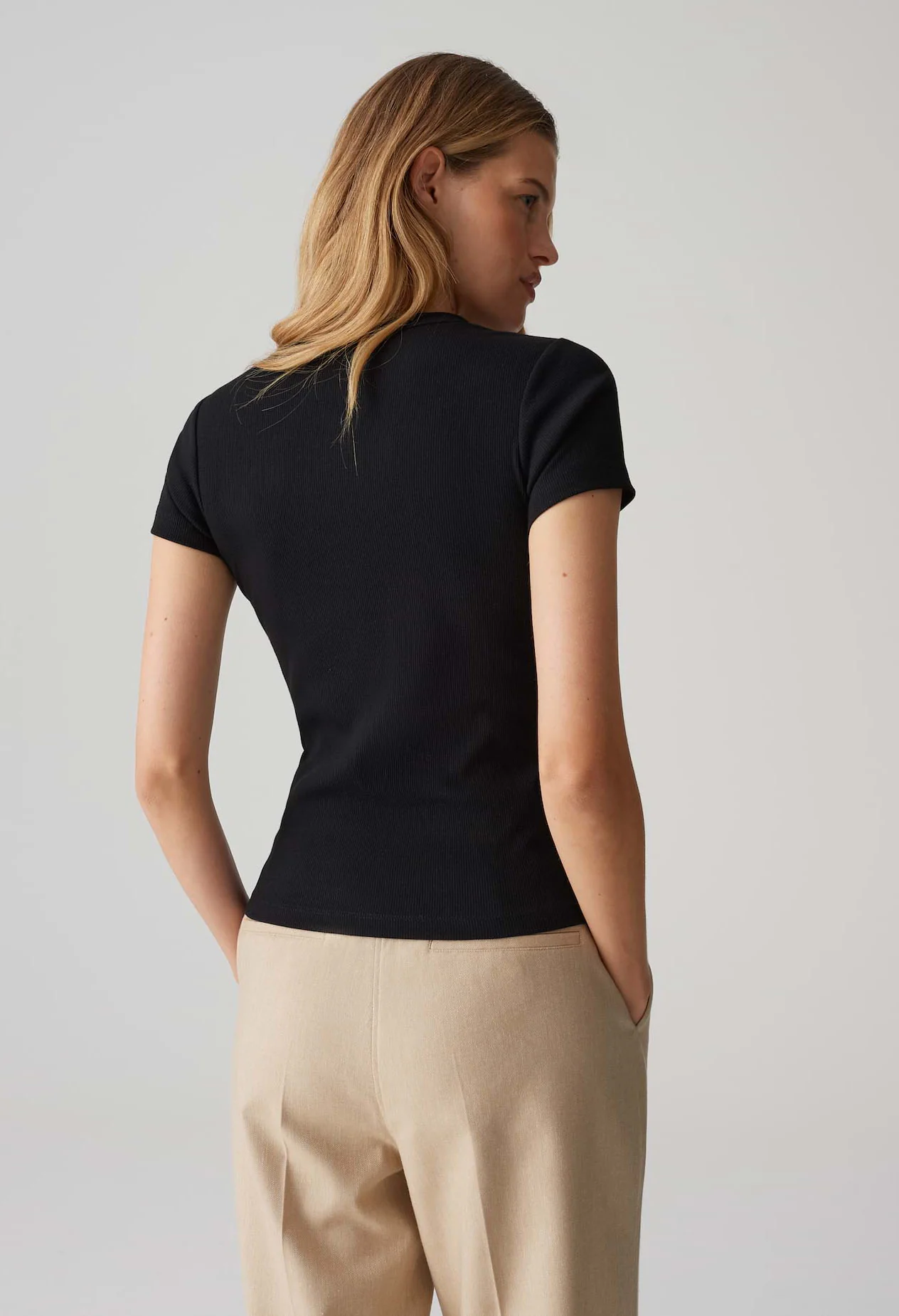 Samuna Slim Fine ribbed T-Shirt - Image 9