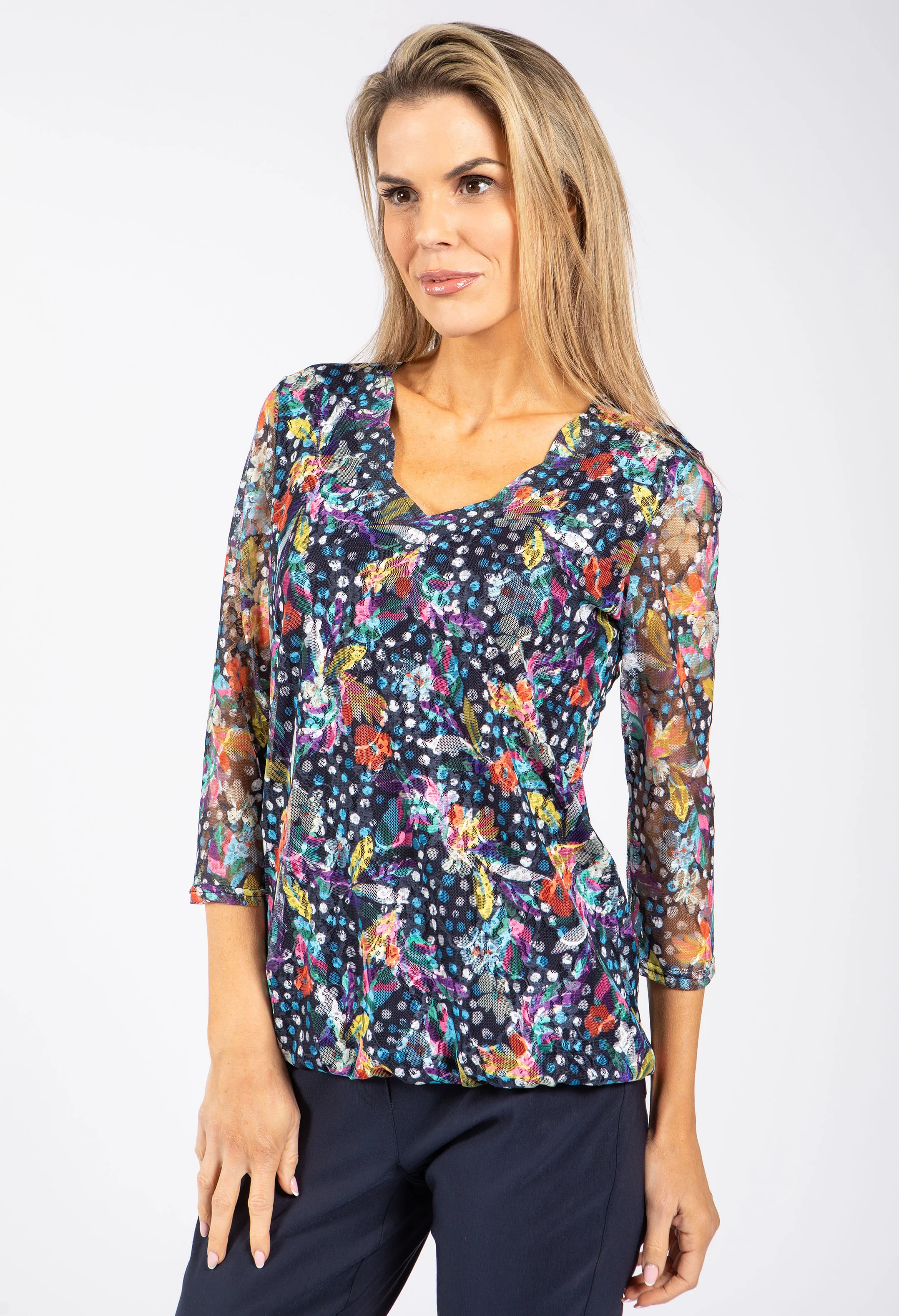 Scalloped Neck Floral Lace Top - Image 3