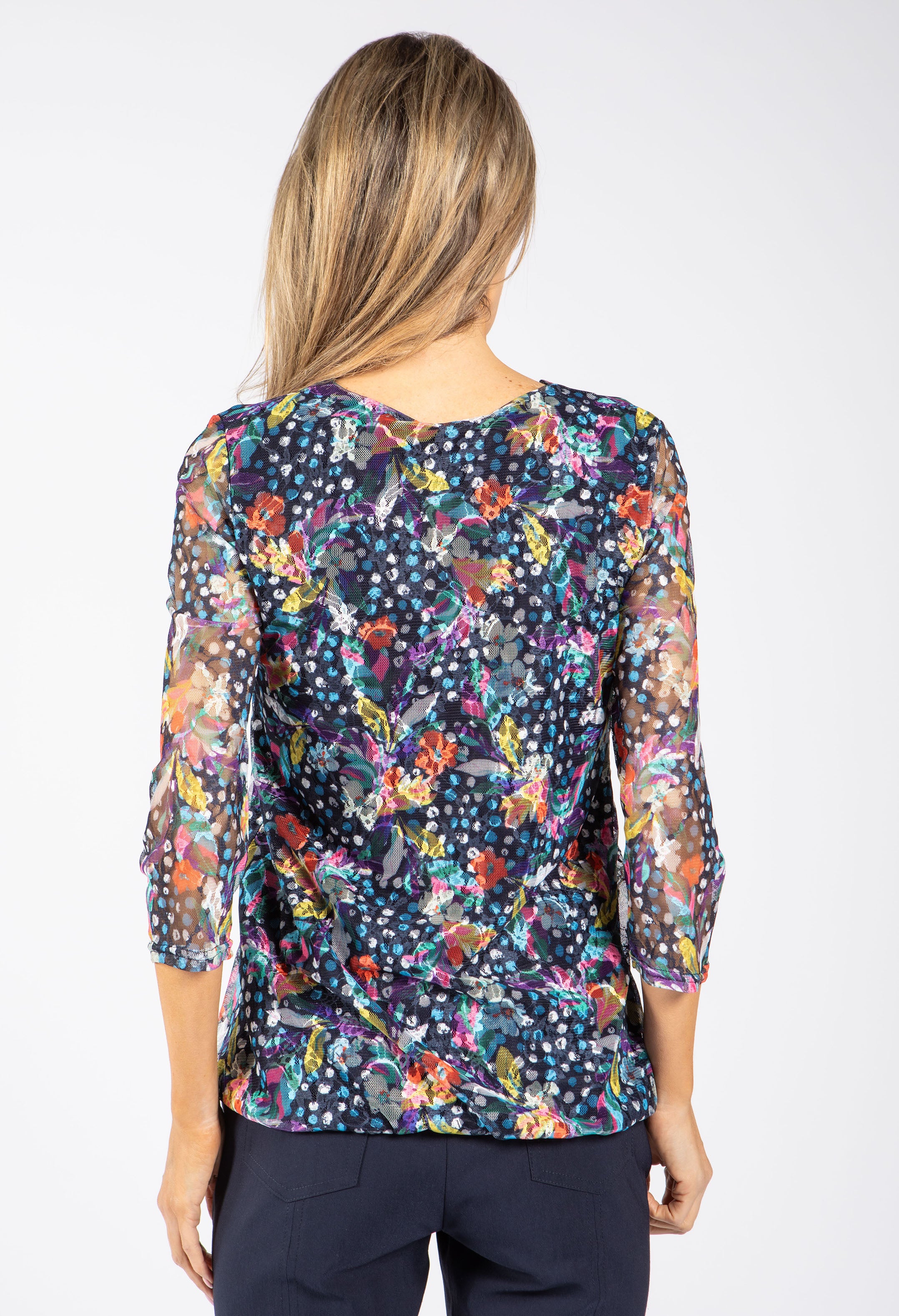Scalloped Neck Floral Lace Top - Image 4
