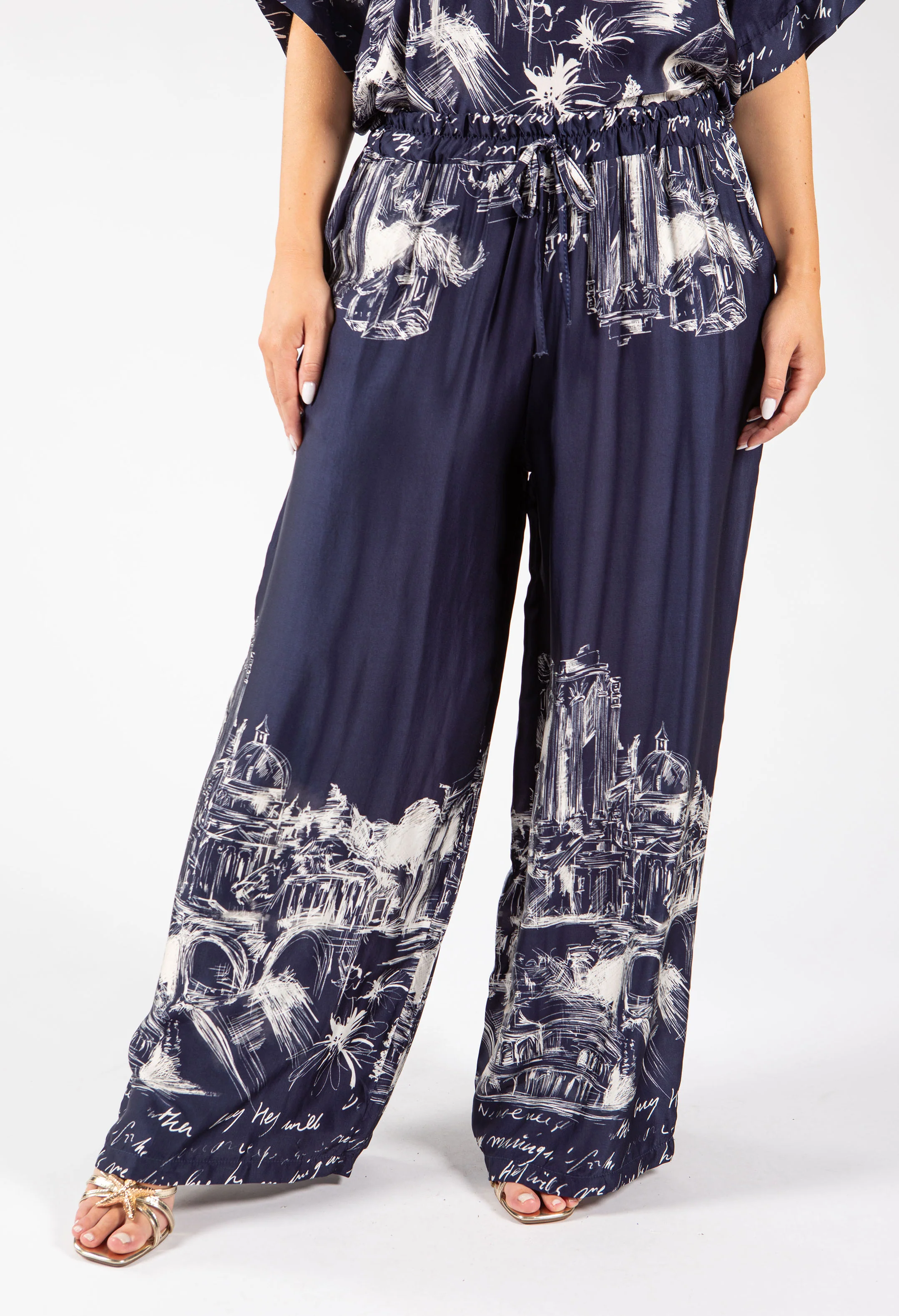 Scenic Print Wide Leg Trousers - Image 3