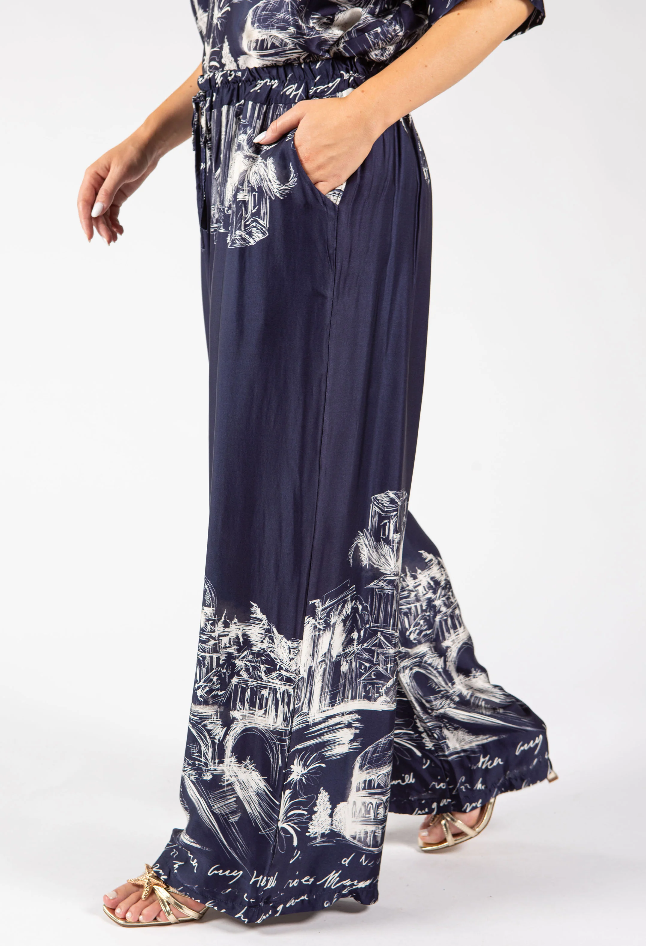 Scenic Print Wide Leg Trousers - Image 4