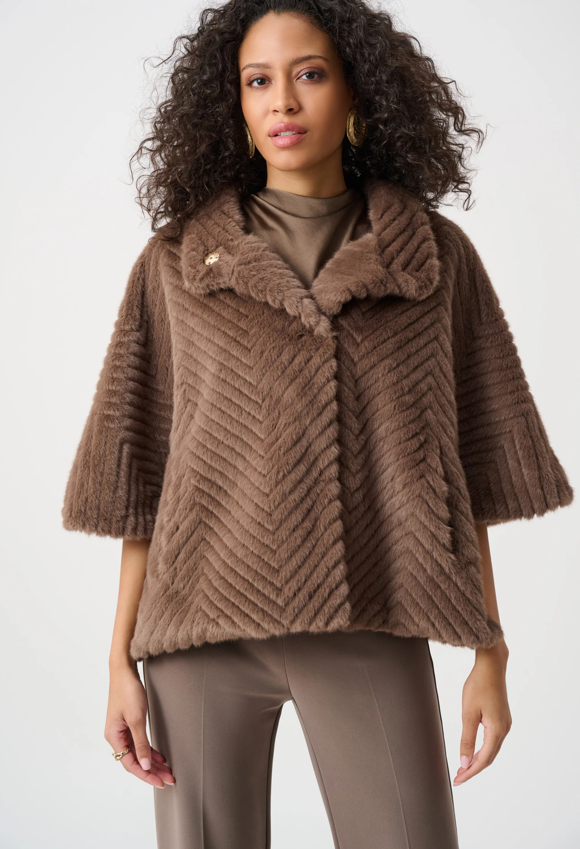 Short Chevron Faux Fur Cape - Image 2