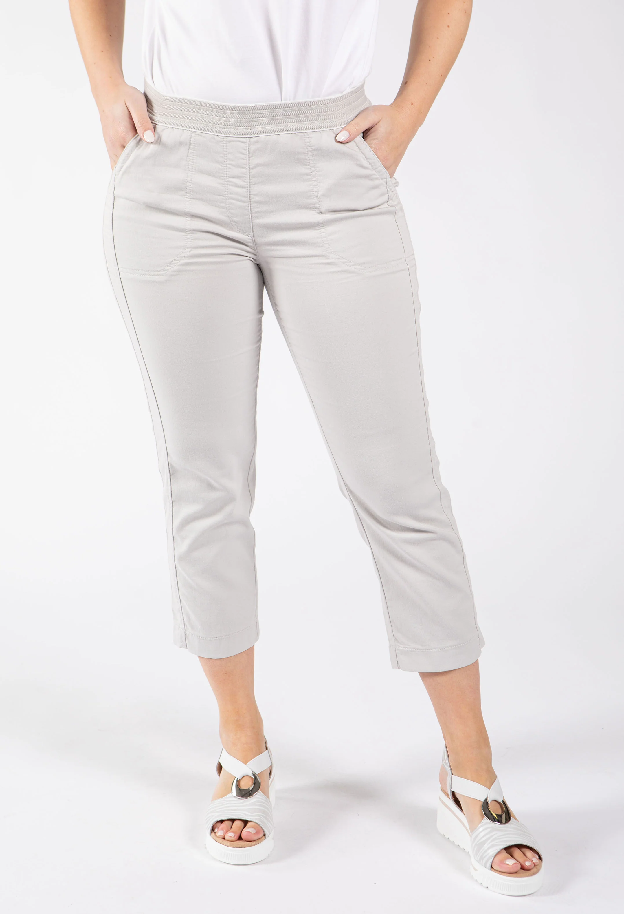 Sue 3/4 Jogpants - Image 13