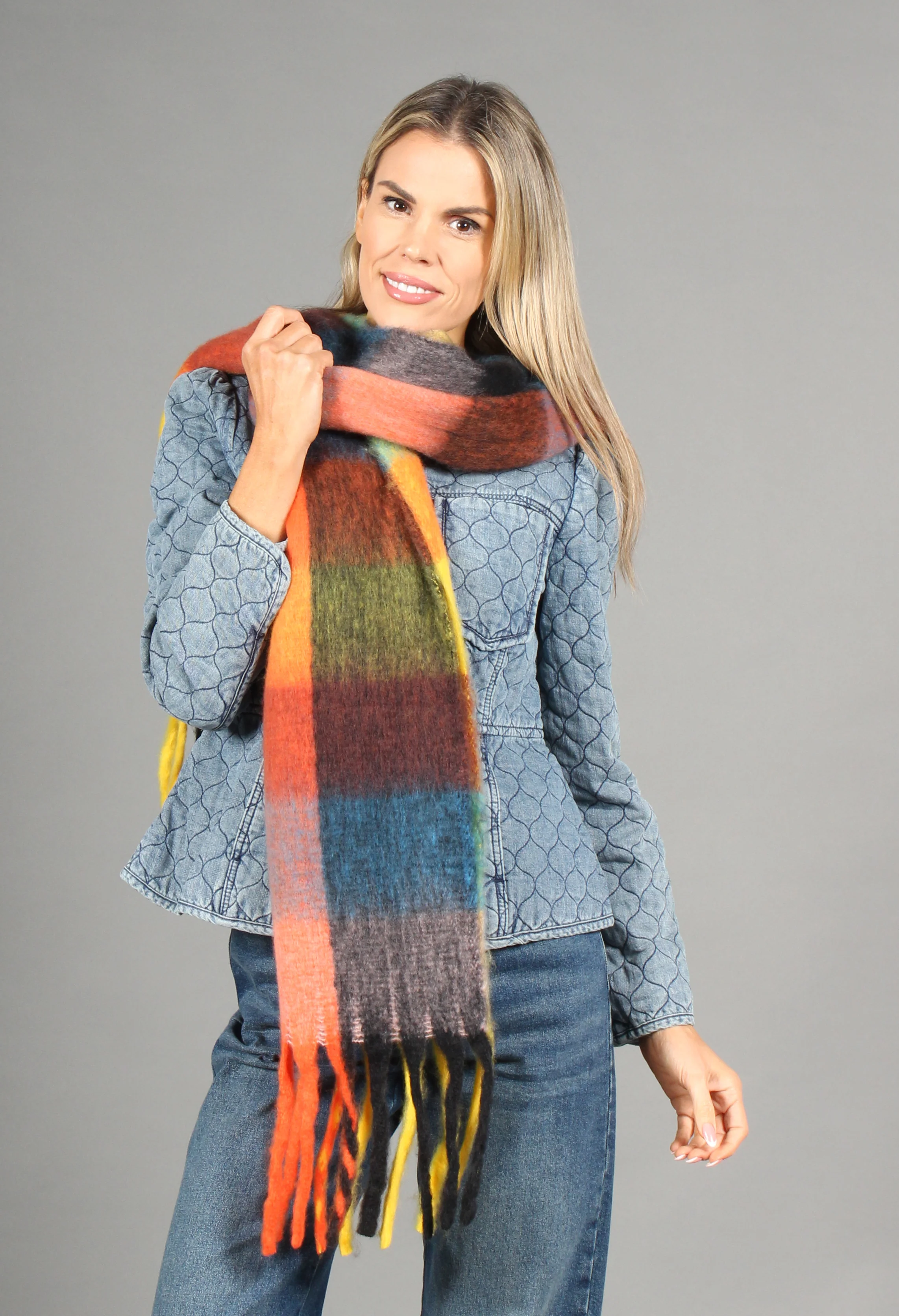 Super Soft Tassel End Check Scarf - Image 10