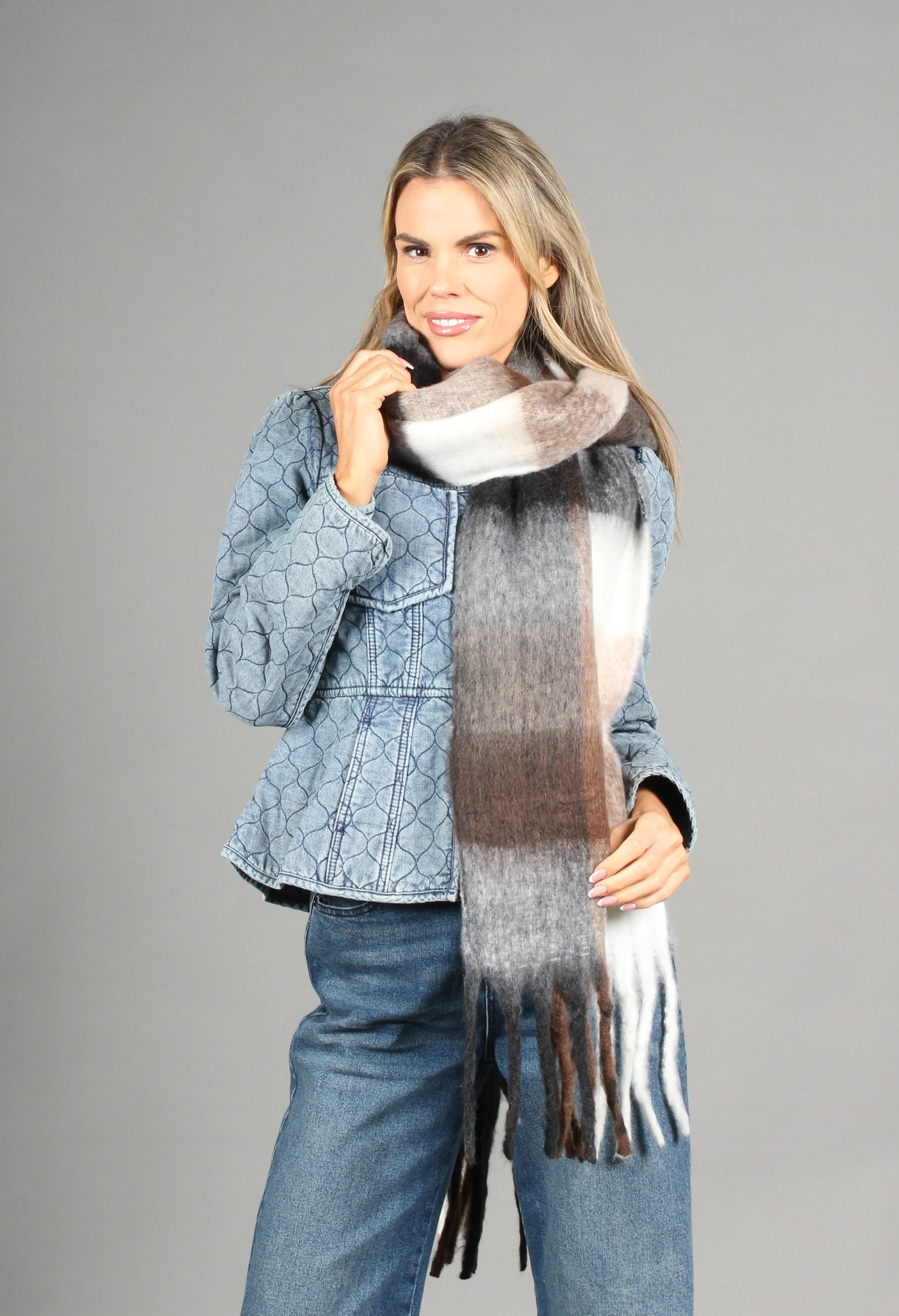 Super Soft Tassel End Check Scarf - Image 2
