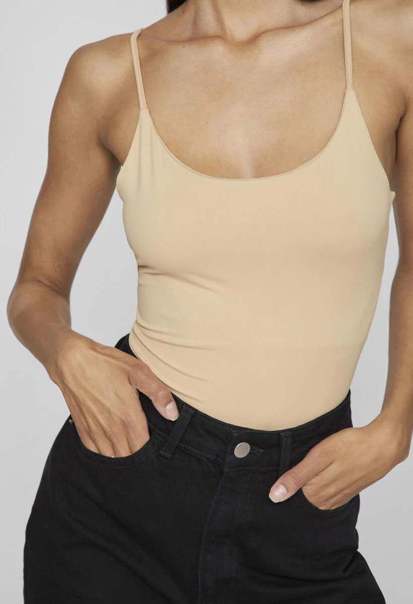 VIKENZA BASIC STRAP TOP - Image 4